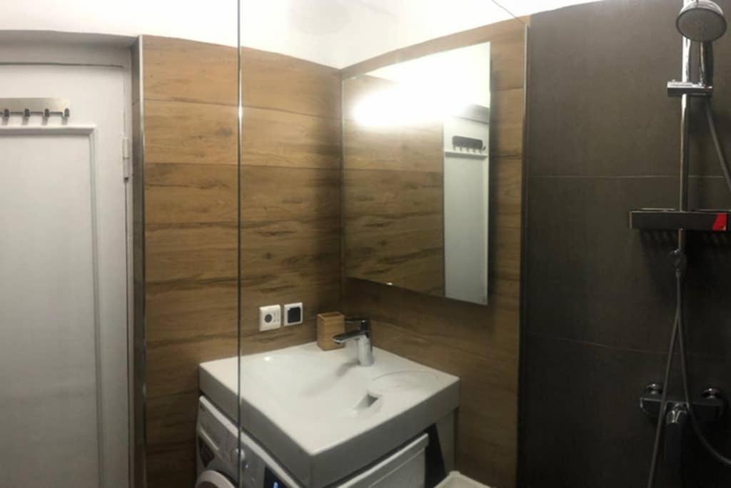 New Comfortable Apartment Nearby Promenade In 5 Minutes From Old Town Of Riga. Eksteriør bilde